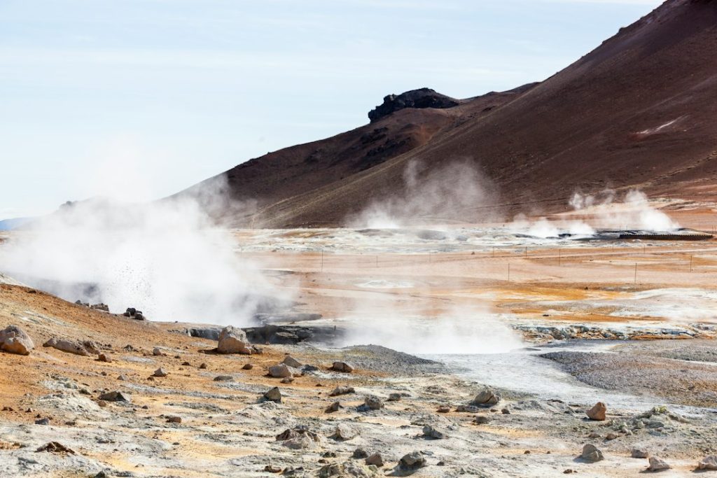 Geothermal landscape in Iceland - illustrative image, not a closed-loop installation